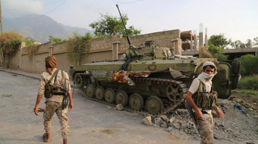 Yemen ordusundan darbecilerin kampına hava saldırısı