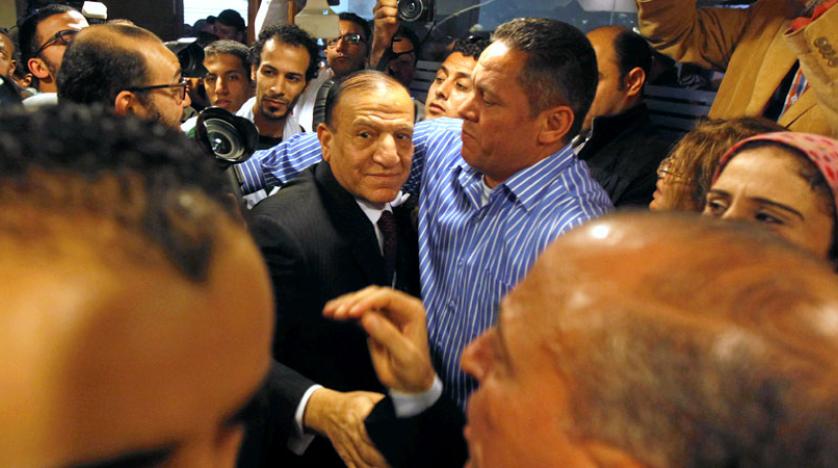 Mısır’da cumhurbaşkanlığına aday olan Anan hakkında soruşturma