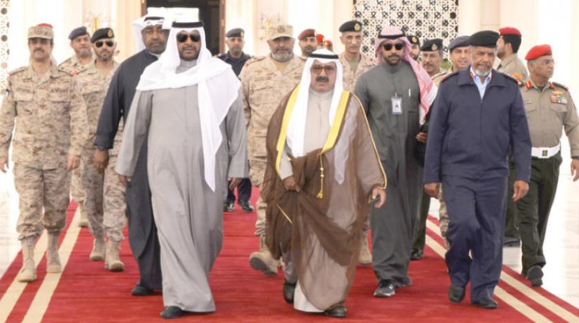 Kuveyt Savunma Bakanı, ‘Umuda Dönüş’ operasyonlarına katılan Kuvvet güçlerini teftiş etti