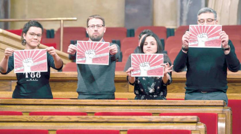 Puigdemont’un göreve gelmesinin ertelenmesi İspanya’daki krizi ‘şimdilik’ durdurdu