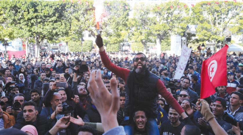 Tunus, protestoların gölgesinde devrimin yedinci yıldönümünü kutladı