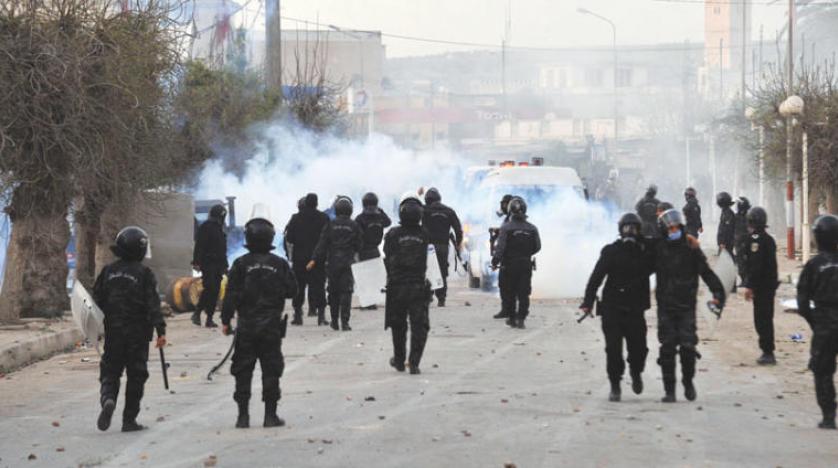 Tunus, protestoları durdurmak için acil bir çözüm arıyor