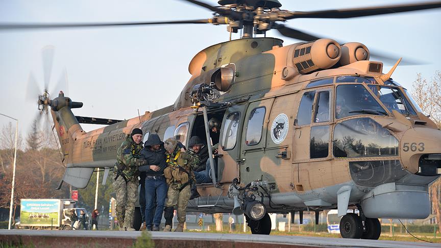 Uludağ’da mahsur kalan 3 kişi askeri helikopterle kurtarıldı