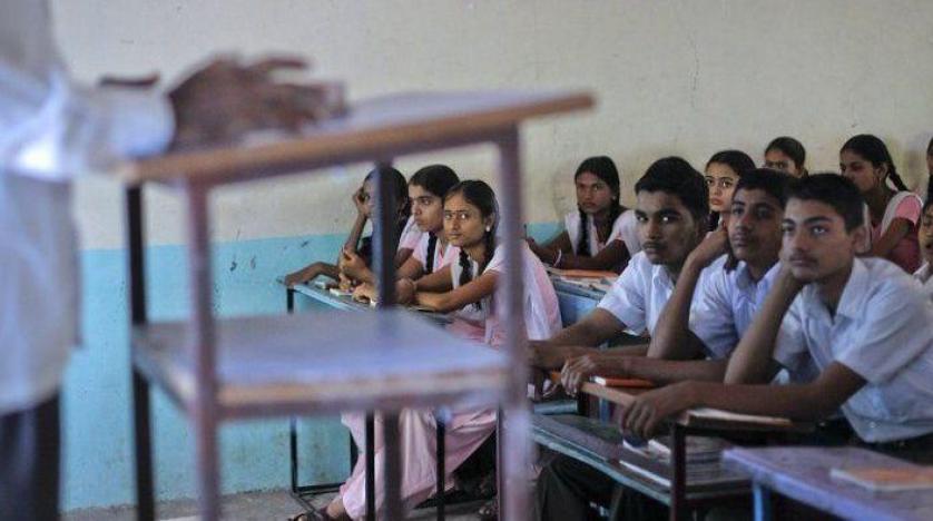 Hindistan’da kopya çekemeyeceğini anlayan 600 bin öğrenci sınava girmedi