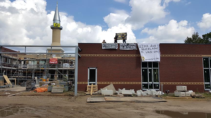 Hollanda’da camiye saldırı
