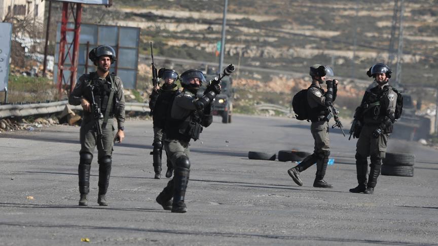 İsrail askerleri Filistinli bir genci şehit etti