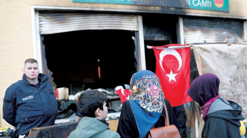 Ankara, Berlin’den, camilere saldıranların yakalanmasını istedi