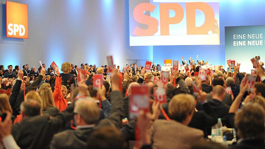 Almanya’da SPD üyeleri koalisyon sözleşmesini kabul etti