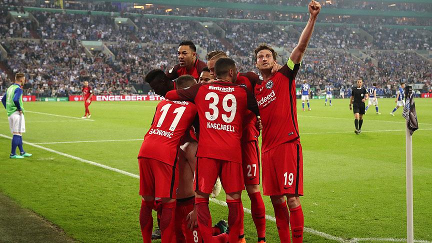 Almanya Kupası’nda Eintracht Frankfurt finalde