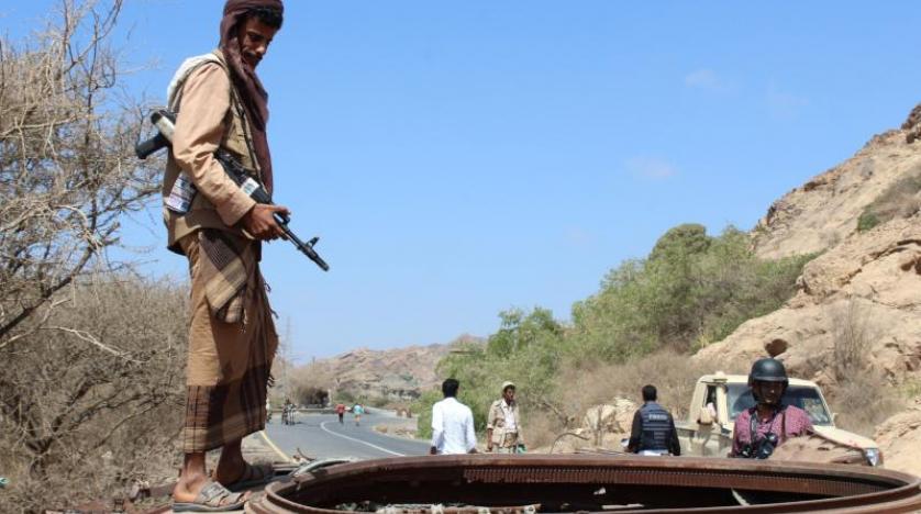 Yemen ordusu, Beyda’da Husi bölgelerini vuruyor