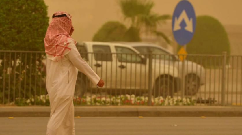Suudiler, El Kasım’daki kum fırtınası nedeniyle okulların tatil edilmesini istiyor