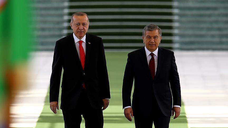Cumhurbaşkanı Erdoğan, Özbekistan’da resmi törenle karşılandı