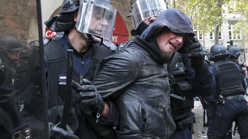 Fransız polisinden üniversitelere operasyon