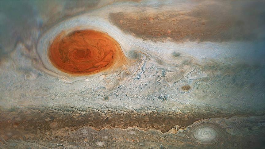 Juno Jüpiter’in ‘Büyük Kırmızı Leke’sini görüntüledi