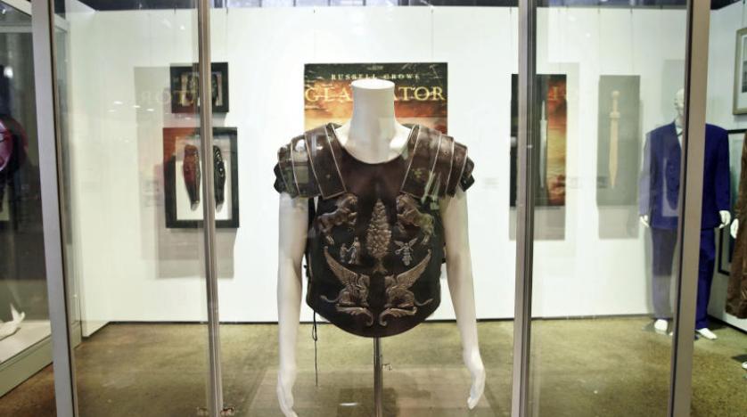 Russell Crowe, özel koleksiyonunu ‘Boşanma Sanatı’ sergisinde açık artırmaya çıkardı