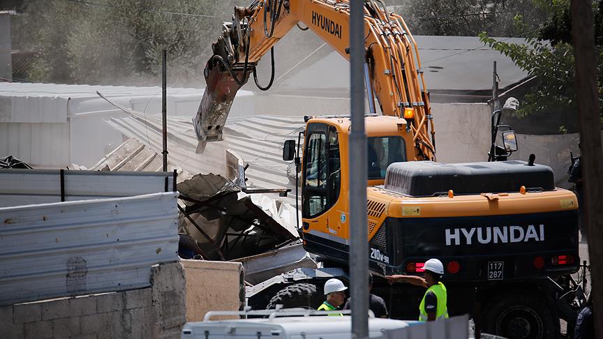 İsrail Batı Şeria’da bir okulu yıktı