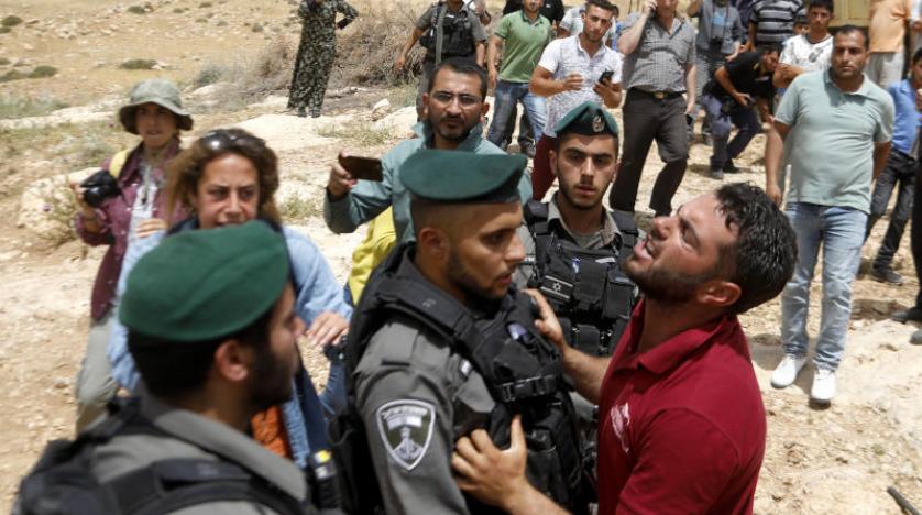 İsrail 12 Filistinliyi gözaltına aldı