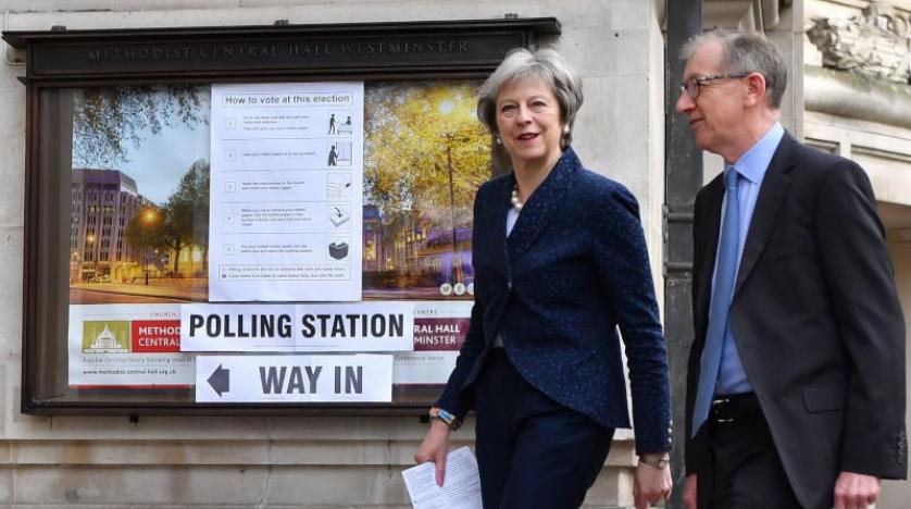 İngiltere’deki seçimler Theresa May için bir sınav olacak