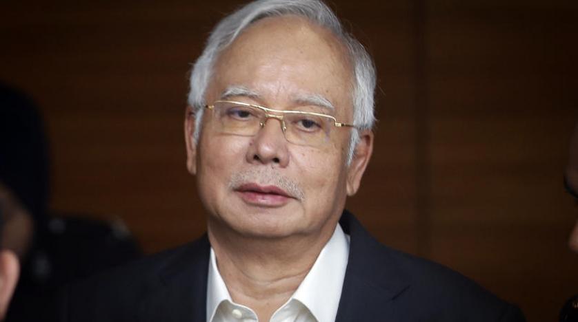 Malezya eski Başbakanı Rezak yolsuzlukla sorgulanıyor