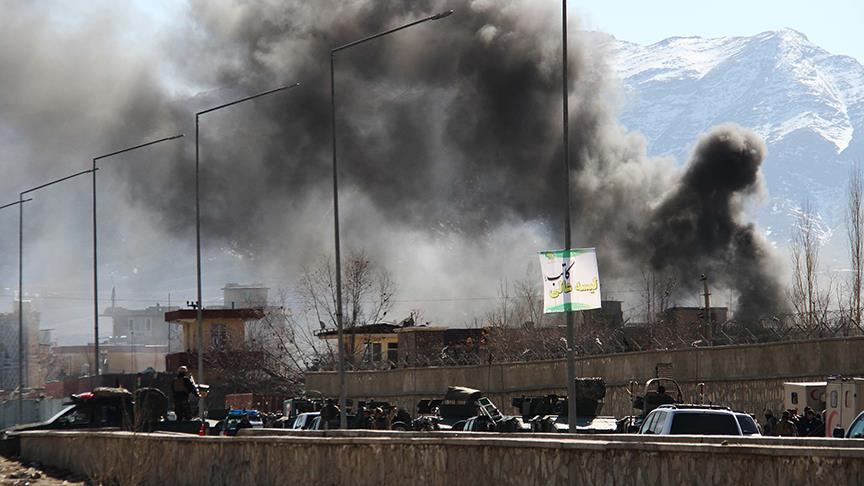 Afganistan’da Taliban iki ilçeye saldırdı