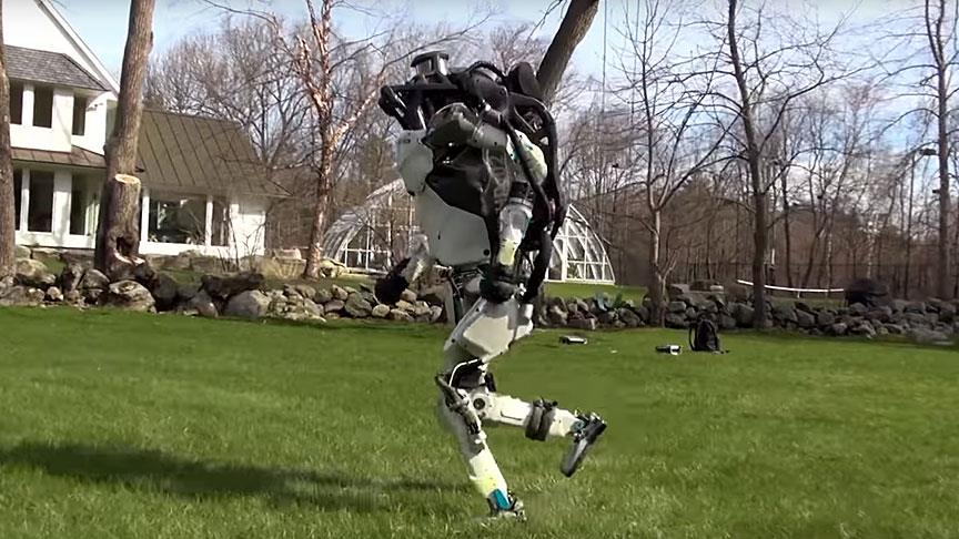 ABD’li şirketin ürettiği insansı robot doğada koşabiliyor