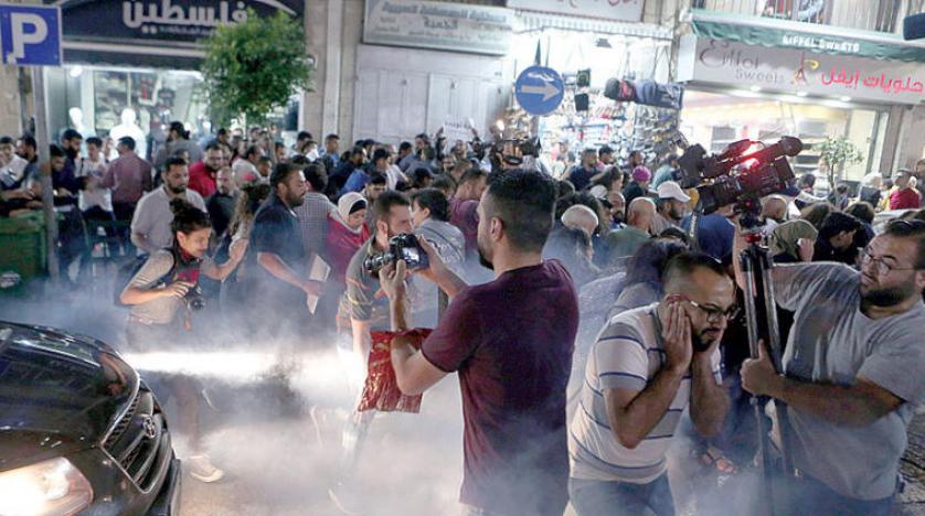 Filistin hükümeti, Ramallah’taki barışçıl gösterileri şiddetle bastırdı