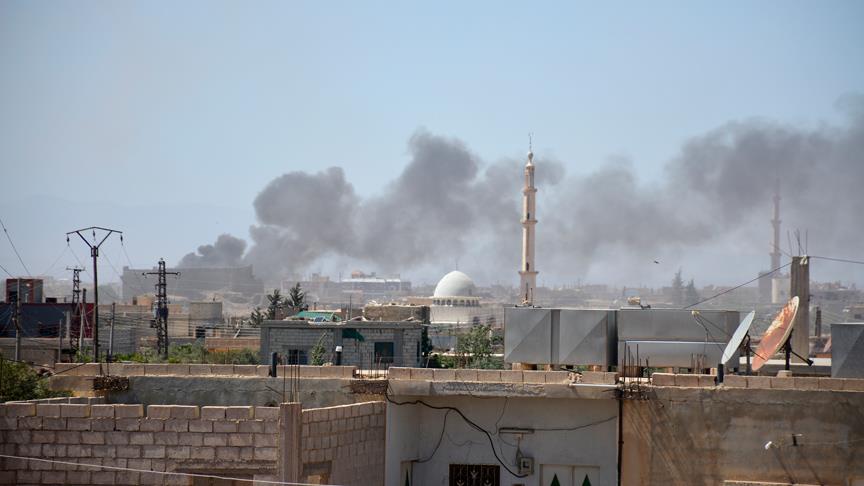 Suriye rejimi ülkenin güneybatısına varil bombası attı