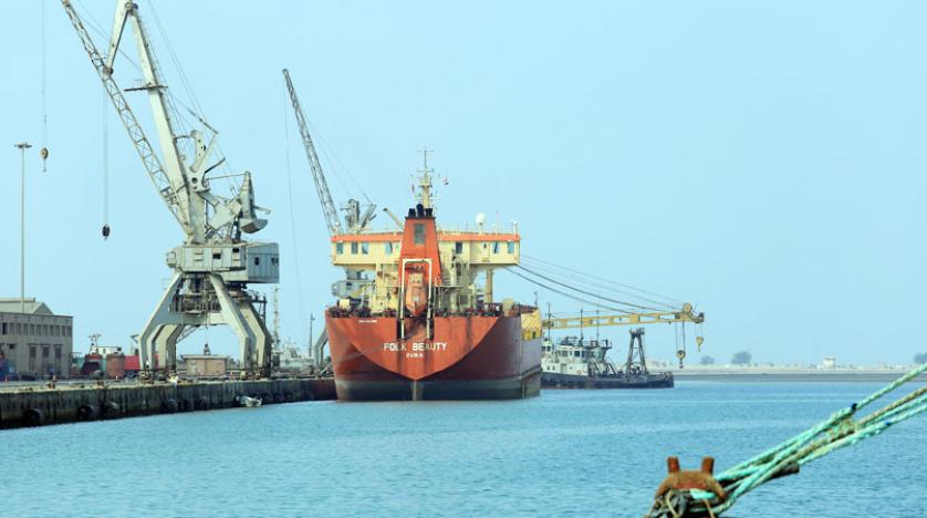 Husilere rağmen Hudeyde Limanı’nda gemi geçişi sürüyor