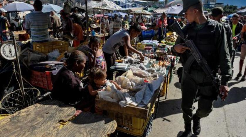 Venezuela’da yükselen fiyatlar nedeniyle pazarlara asker konuşlandırıldı