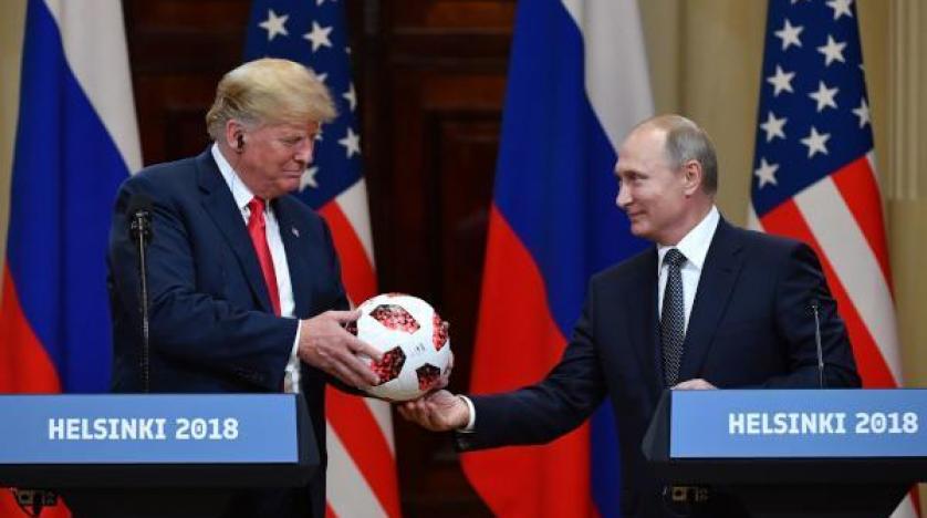 Trump kendisine Dünya Kupası topu hediye edilmesinin ardından ne yaptı?