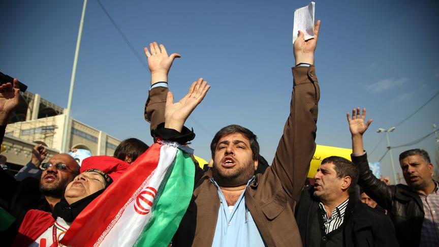İran’ın İsfahan kentinde esnaf pahalılığı protesto etti