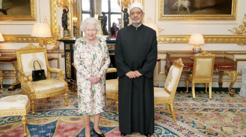 İngiltere Kraliçesi’nden Ezher Şeyhi’ne: Dünya dini liderlere güveniyor