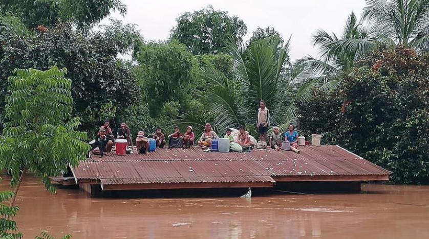 Laos’ta baraj çöktü, yüzlerce kişi sular altında kaldı