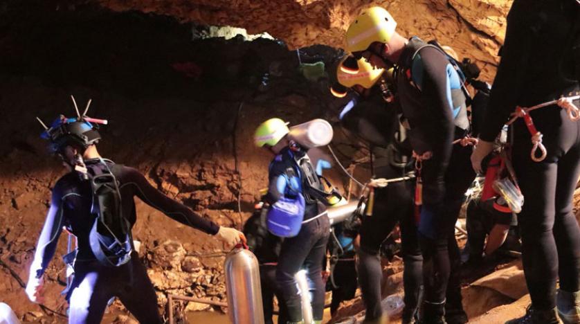 Tayland’da mağarada mahsur kalan 12 çocuktan 8’i kurtarıldı