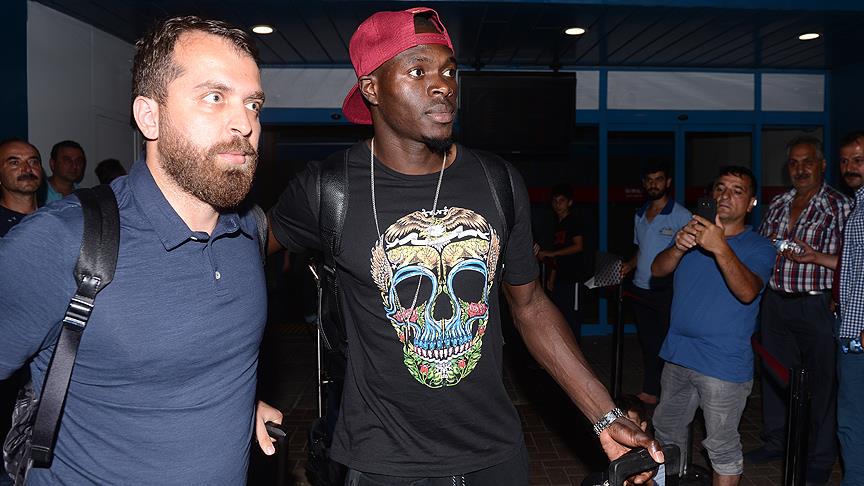 Trabzonspor, Senegalli futbolcu Toure’yi borsaya bildirdi