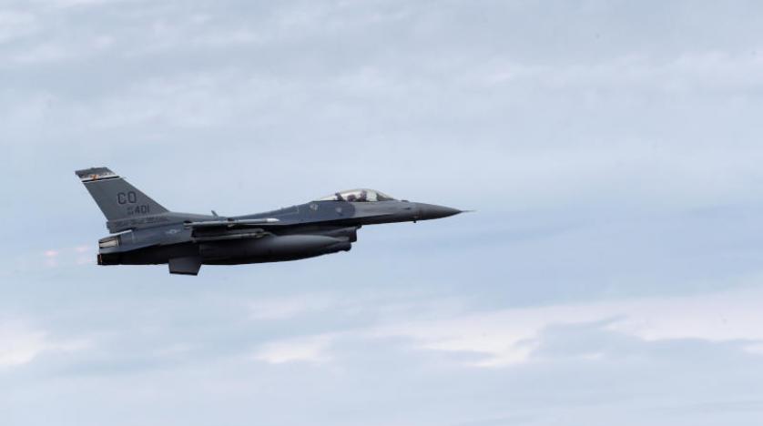 Trump’ın bulunduğu bölgede izinsiz uçan bir uçağa F-16 engeli