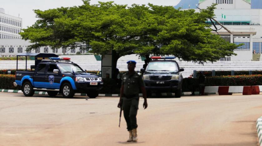 Nijerya güvenlik güçleri Parlamentoya girişleri birkaç saatliğine engelledi