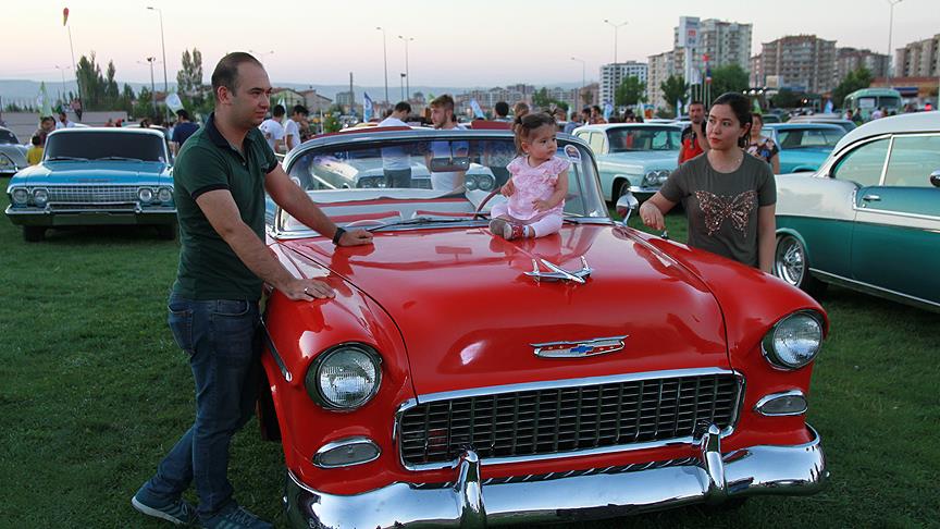 Klasik otomobil tutkunları Kayseri’de buluştu