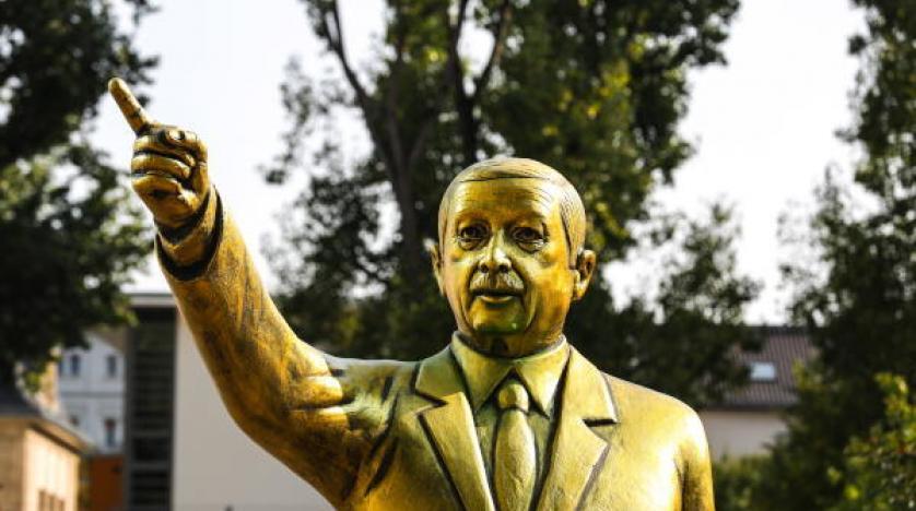 Almanya, vatandaşlarının tepkisi üzerine Erdoğan heykelini kaldırdı