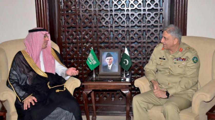 Suudi Enformasyon Bakanı, Pakistan Kara Kuvvetleri Komutanı ile bir araya geldi