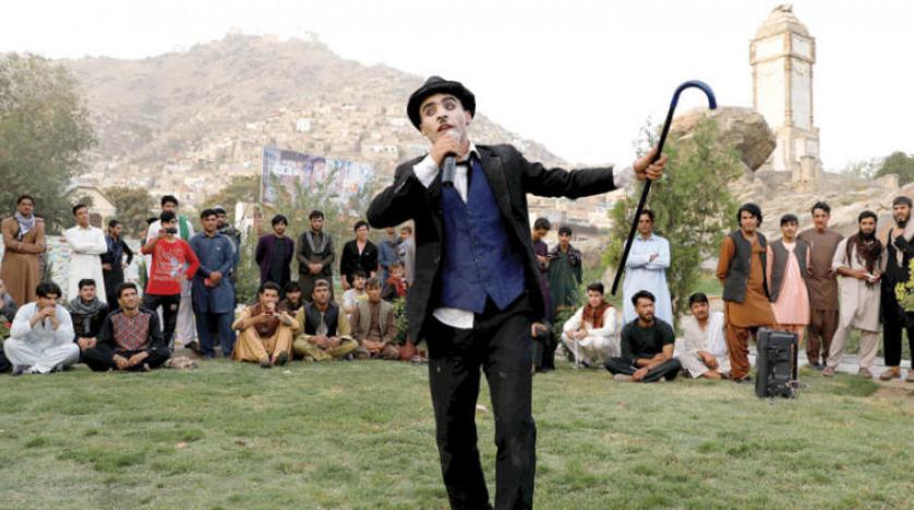 Afgan Charlie Chaplin, Kabil halkının yüzünü güldürüyor