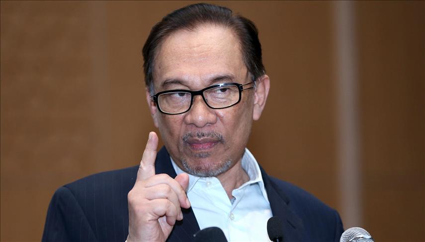 Malezya’da Enver İbrahim siyasete dönüyor