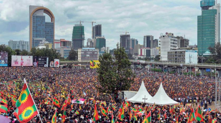 Addis Ababa’ya dönen Oromo liderlerine isyancılardan dev karşılama