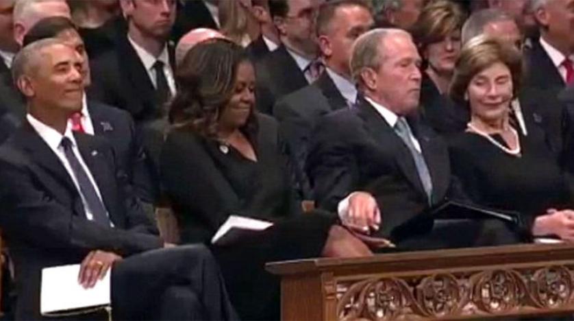 Bush, McCain’in cenazesinde Michelle Obama’ya ne verdi?