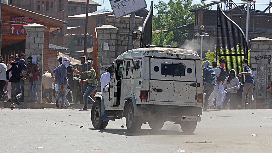 Cammu Keşmir’de çatışma: 3 ölü, 35 yaralı