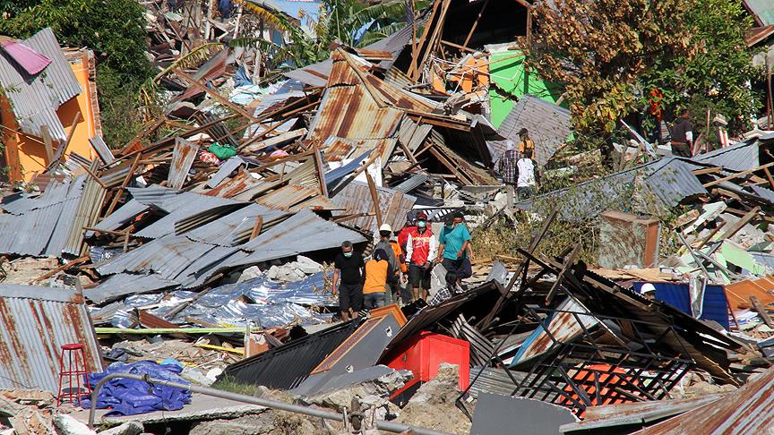 Endonezya’daki depremde ölü sayısı 1558’e yükseldi