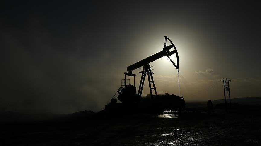 İran, Rusya üzerinden petrol satacağı iddialarını yalanladı