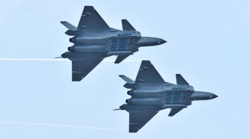 Çin, J-20 hayalet uçaklarıyla boy gösterdi