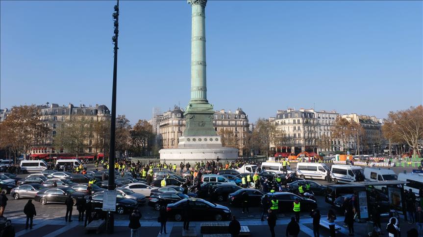 Fransa’da akaryakıt zammı protesto edildi
