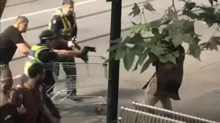Melbourne’de silahlı saldırıya müdahale eden evsiz adam hırsızlıkla suçlandı